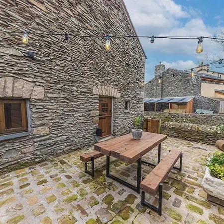 Quirky Retreats - The Barn Villa