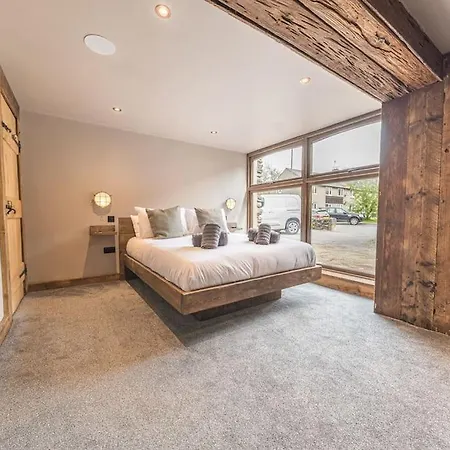 Quirky Retreats - The Barn * Staveley (Cumbria)