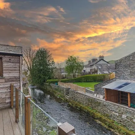 Quirky Retreats - The Barn Staveley (Cumbria)