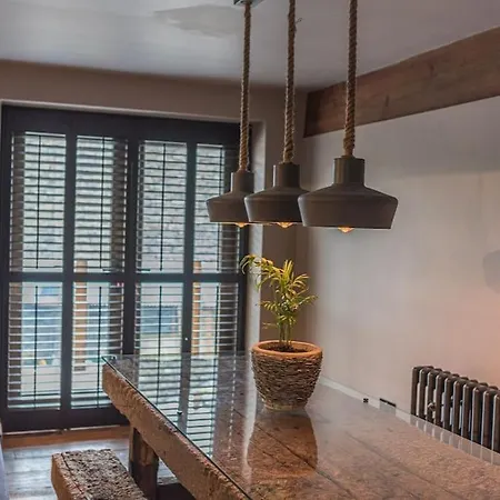 Quirky Retreats - The Barn Villa Staveley (Cumbria)