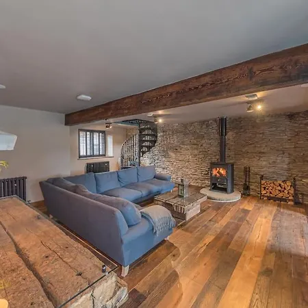 Villa Quirky Retreats - The Barn *